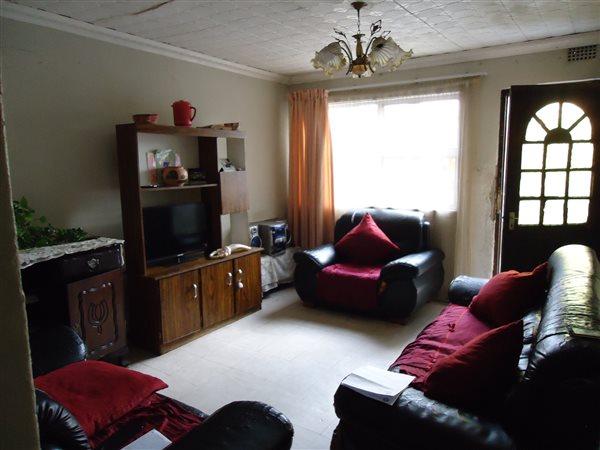 3 Bedroom Property for Sale in Ilitha Park Western Cape